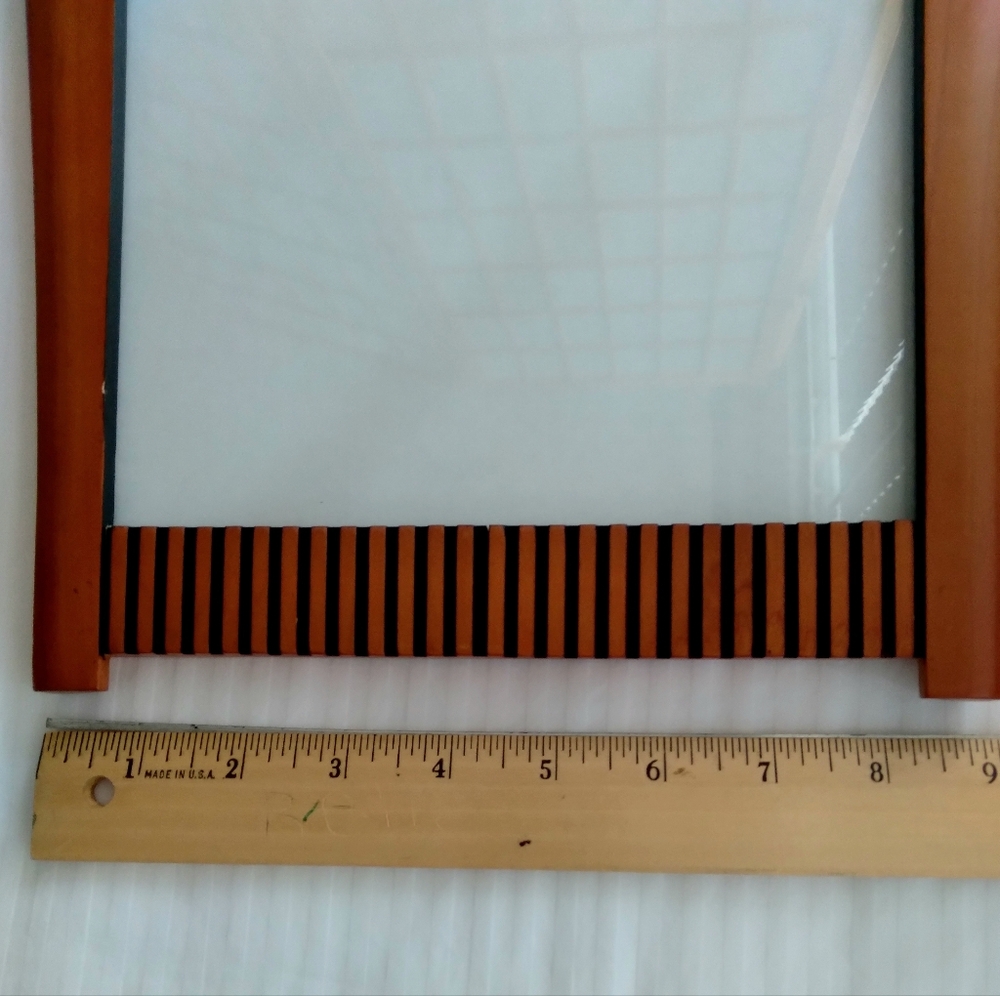 Wooden Trapezoid-Shaped Photo Frame - Picture 3 of 8